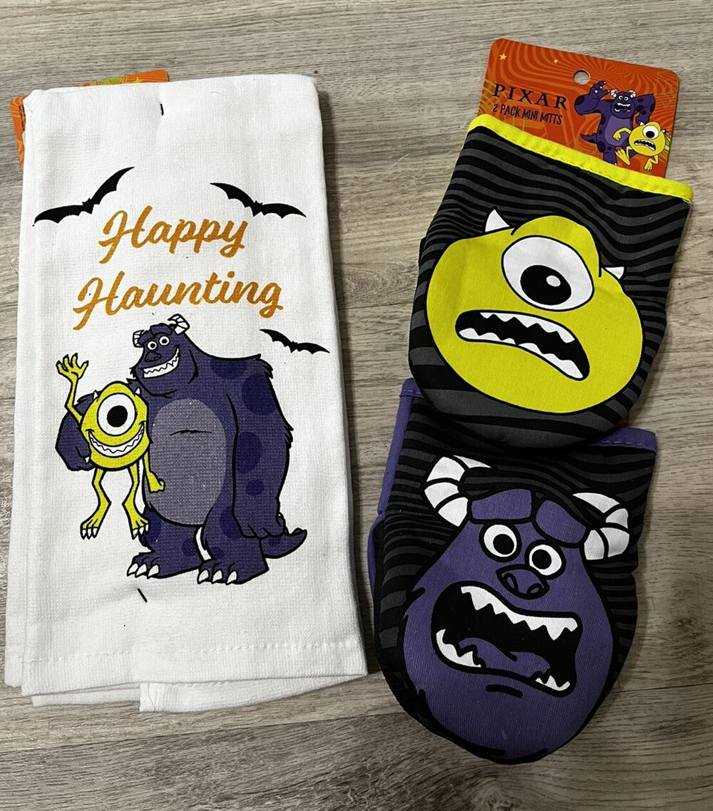 Disney Monsters Inc. 2 Pack Hand Towels And Oven MIT Lot Mike And Sully
